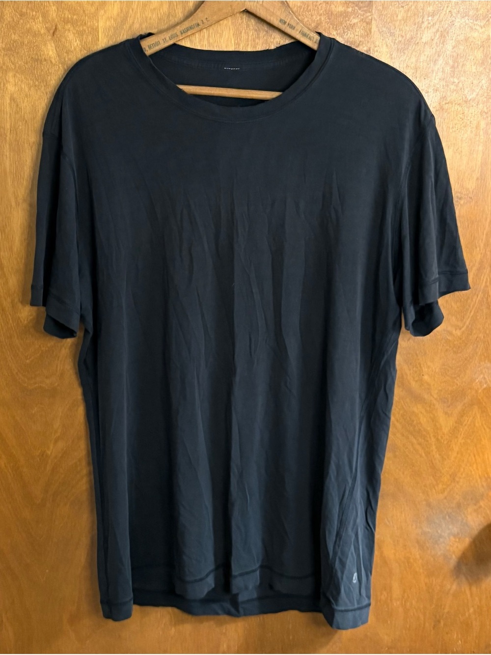 Lululemon Men's Black Short Sleeve Crew Neck Shirt T-Shirt Gorpcore Hiking Gym